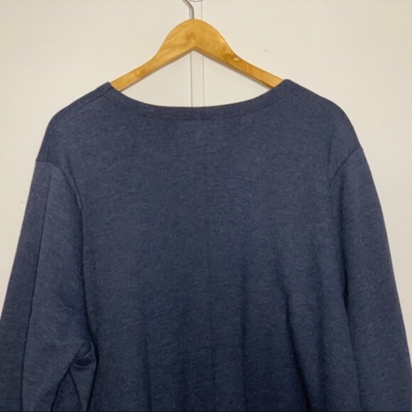 SOLD - Vinted Just My Size Women's Plus-Size V-Notch Sweatshirt - Picture 5 of 10